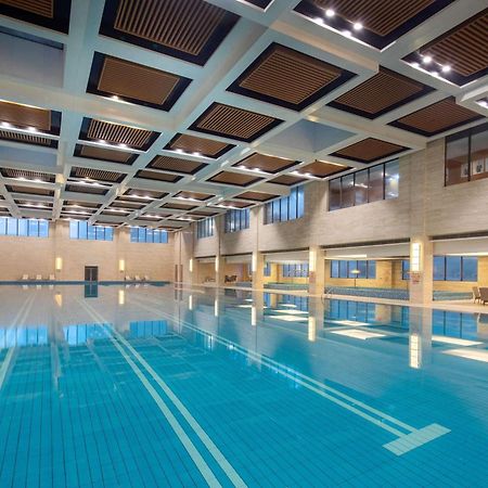 Wyndham Xinyang Downtown Hotel Екстериор снимка
