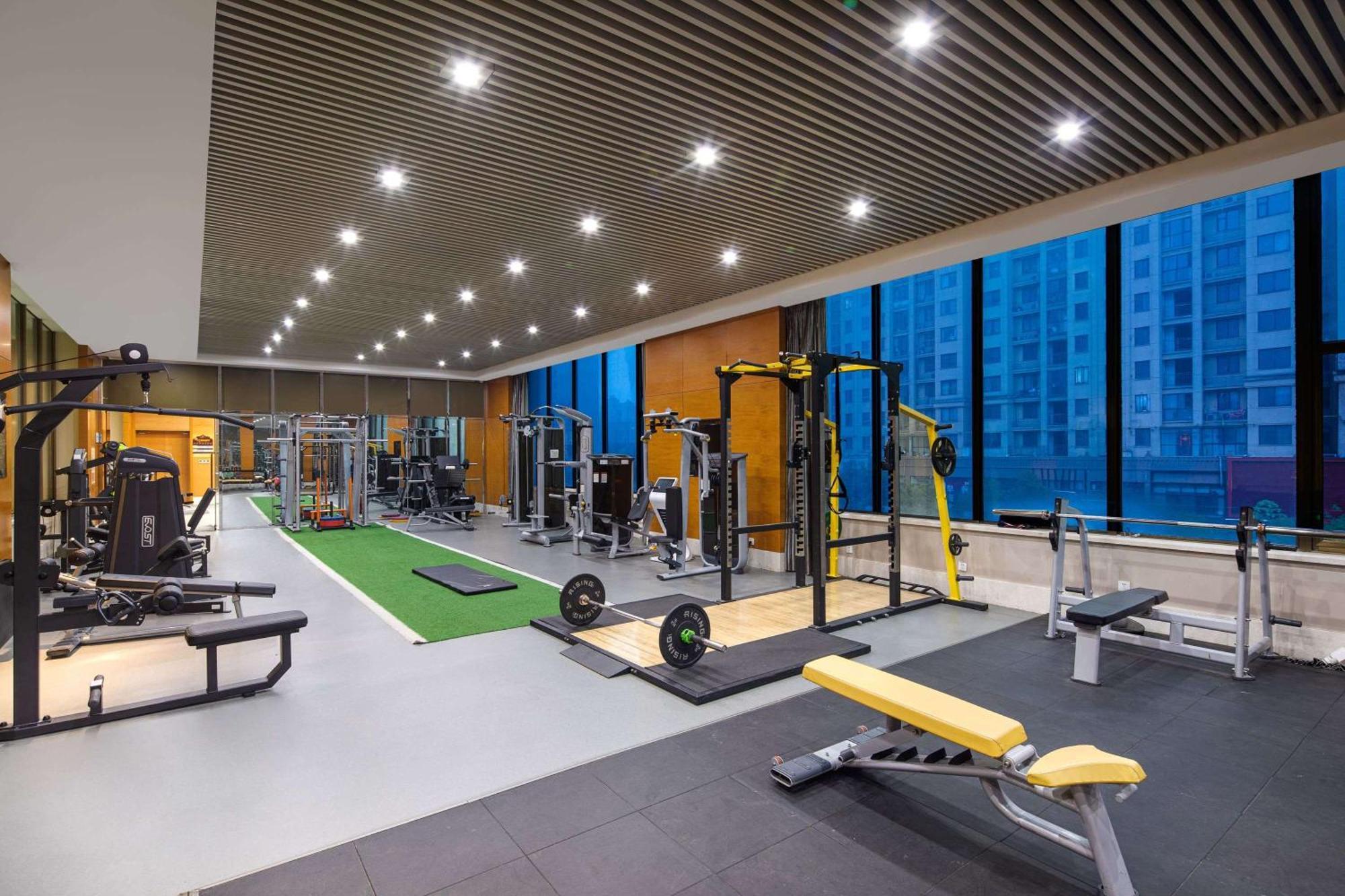 Wyndham Xinyang Downtown Hotel Екстериор снимка