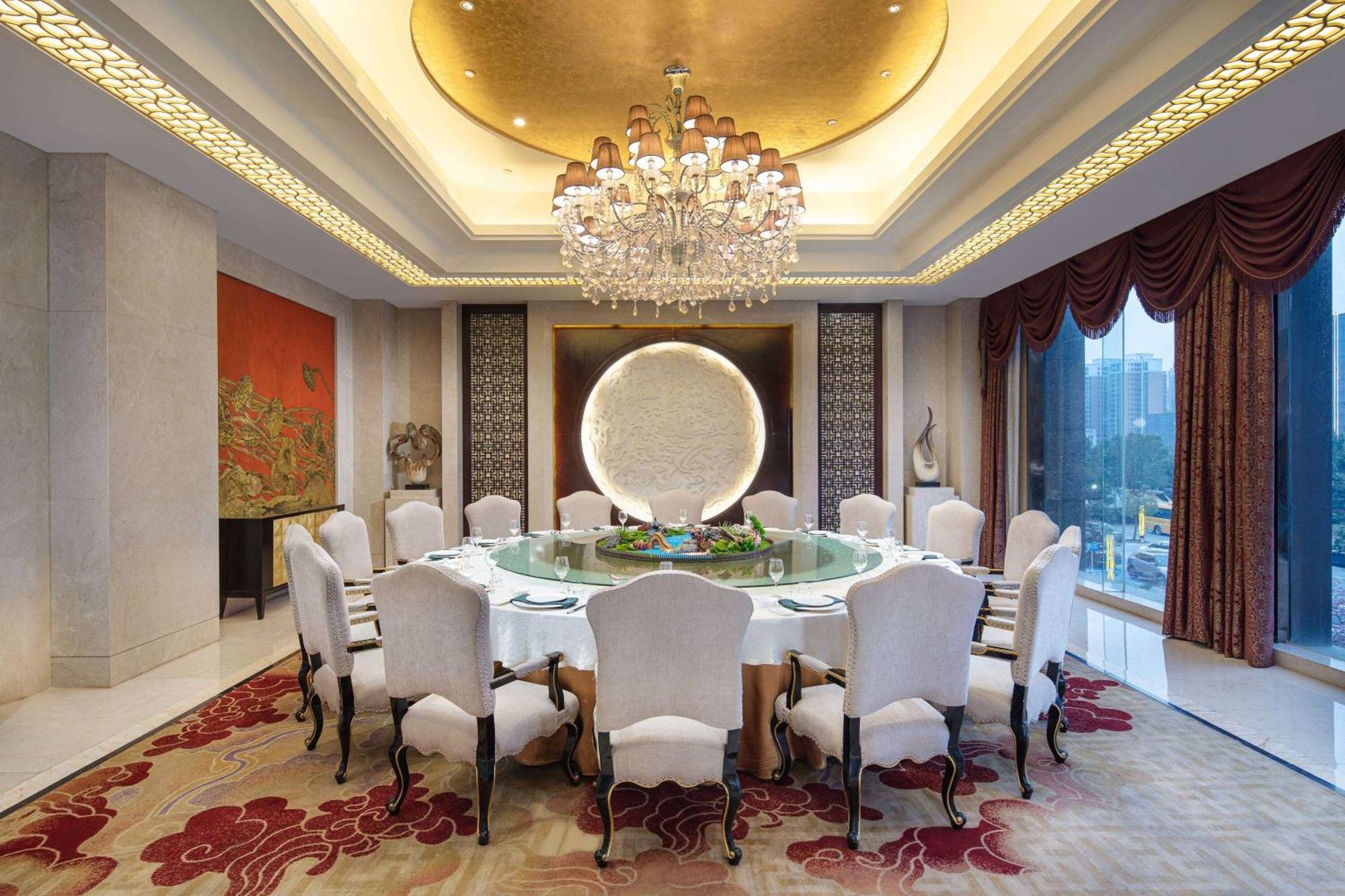 Wyndham Xinyang Downtown Hotel Екстериор снимка