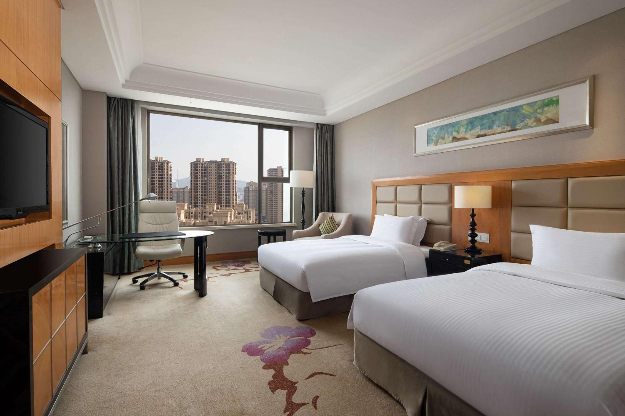 Wyndham Xinyang Downtown Hotel Екстериор снимка